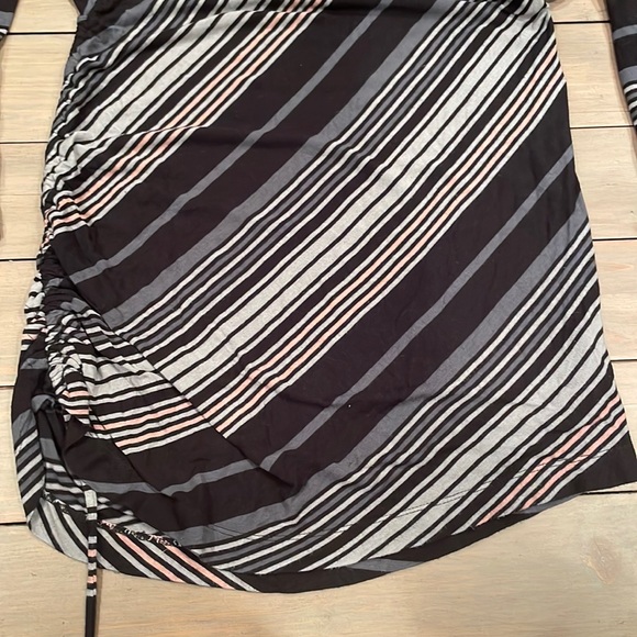 Jessica Simpson Stripped Maternity Top M - Picture 4 of 5